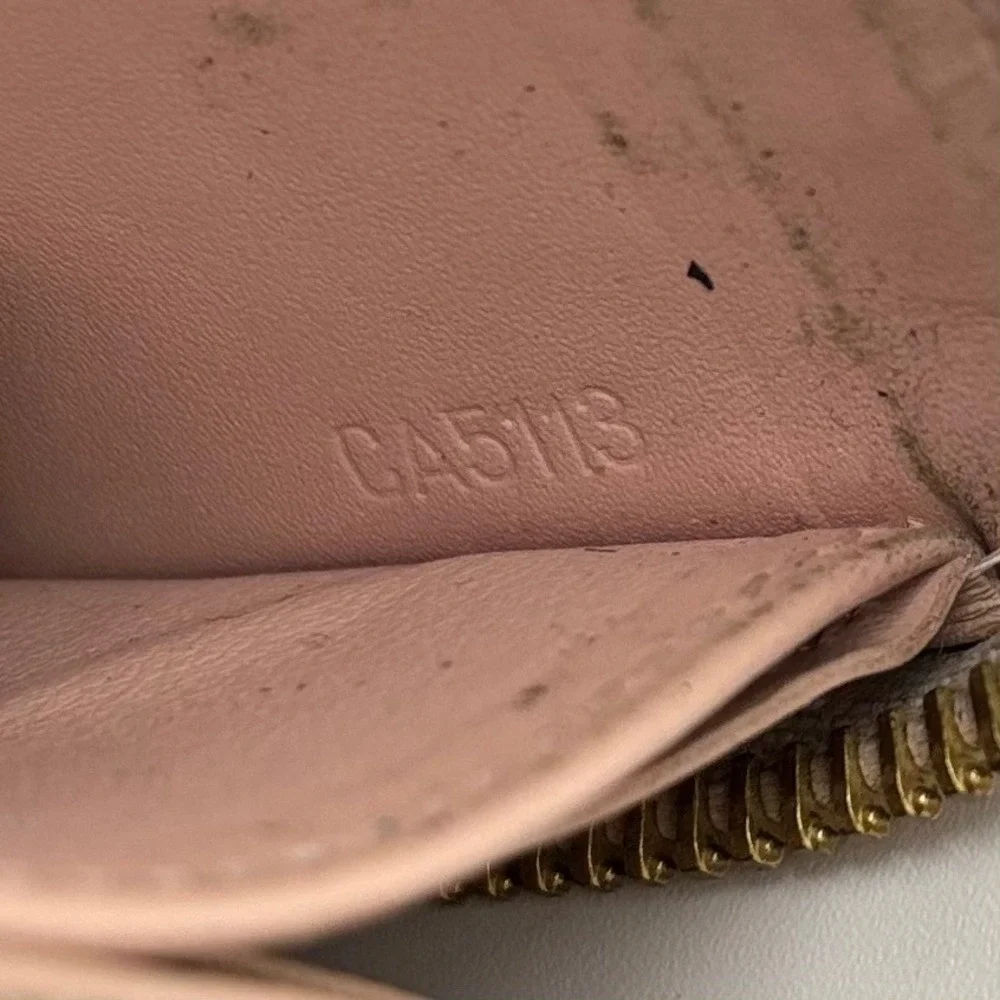 Louis Vuitton Zippy Wallet Monogram Vernis Beige Patent Leather M90419